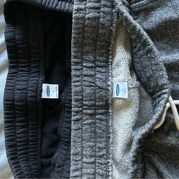 2 Old Navy Sweats Size small - Picture 2 of 3